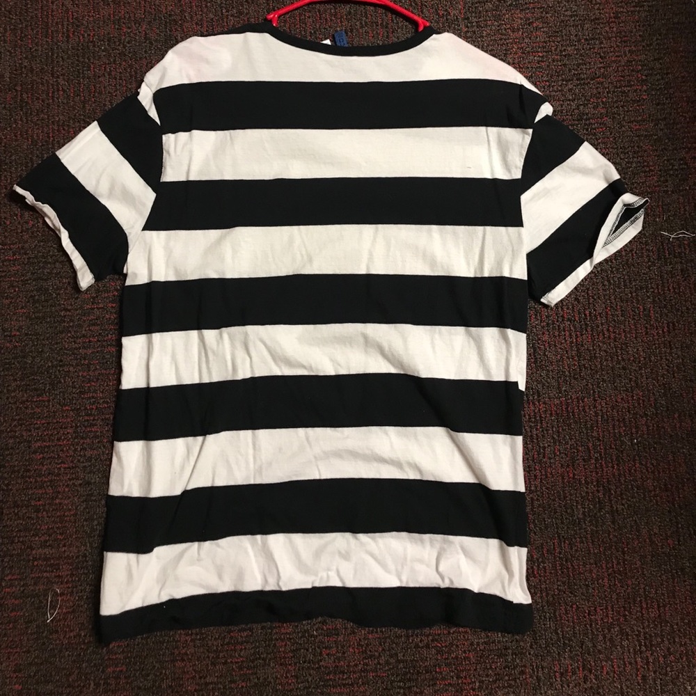 H&M shirt - Picture 2 of 2